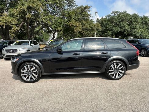 New 2025 Volvo V90 B6 Cross Country Plus w/ Protection Package Premier image 3