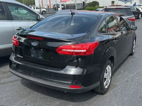 Used 2018 Ford Focus S image 3