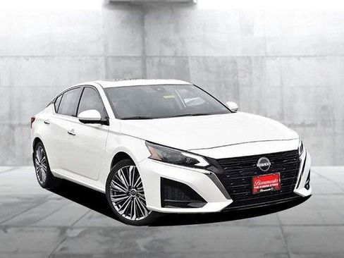 Certified 2025 Nissan Altima 2.5 SL image 2