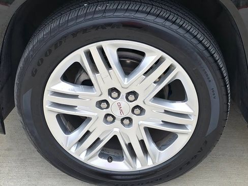 Used 2018 GMC Acadia Denali w/ Technology Package FWD image 36