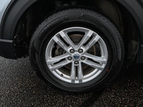 Certified 2023 Ford Explorer XLT w/ Equipment Group 202A image 14