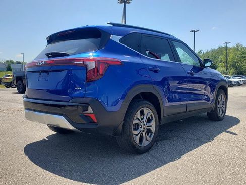 Used 2024 Kia Seltos S AWD/4WD image 3