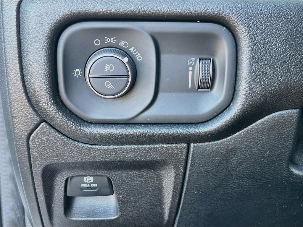 Used 2021 RAM 1500 Big Horn AWD/4WD image 10