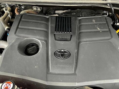 Used 2024 Toyota Tundra SR5 w/ SR5 Premium Package RWD image 32