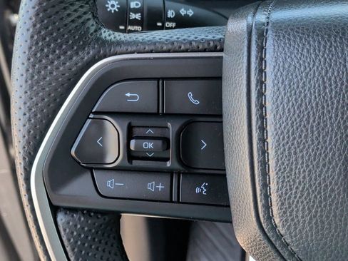 Used 2025 Toyota Tacoma Limited AWD/4WD image 19