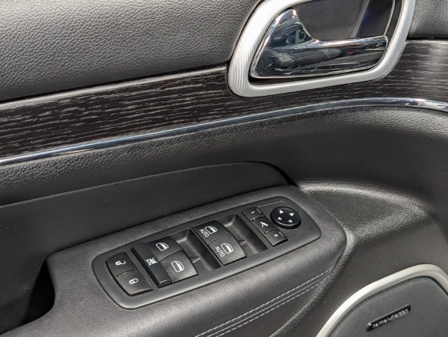 Used 2021 Jeep Grand Cherokee Summit AWD/4WD image 16