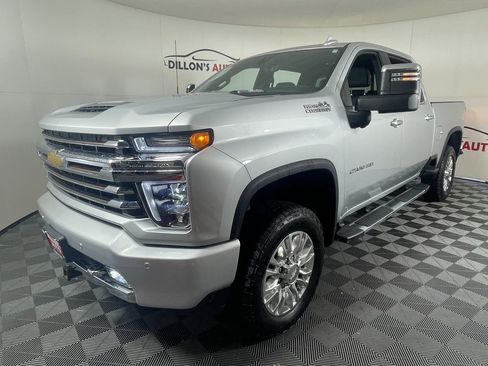 Used 2020 Chevrolet Silverado 2500 High Country w/ Technology Package image 2