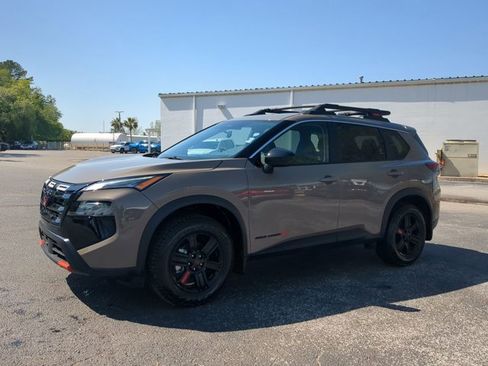 Certified 2025 Nissan Rogue SV AWD/4WD image 8