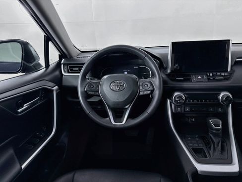 Used 2023 Toyota RAV4 XLE Premium AWD/4WD image 22