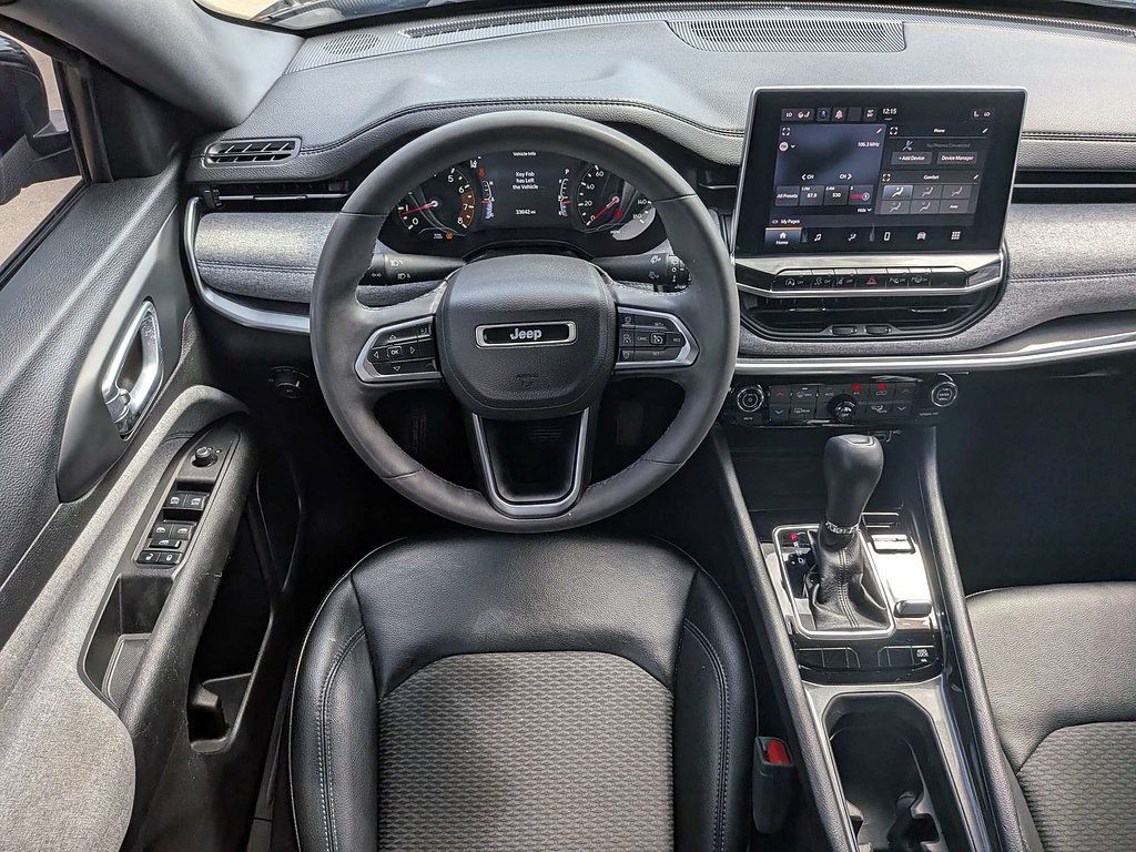 Used 2023 Jeep Compass Latitude w/ Convenience Group AWD/4WD image 18