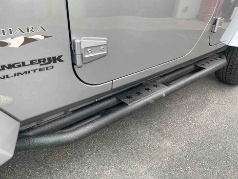 Used 2018 Jeep Wrangler Unlimited Sahara image 25