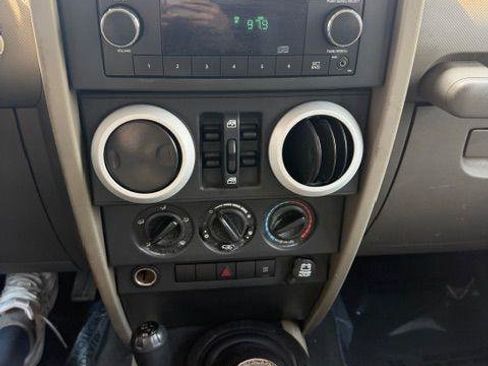 Used 2008 Jeep Wrangler Unlimited Sahara image 17