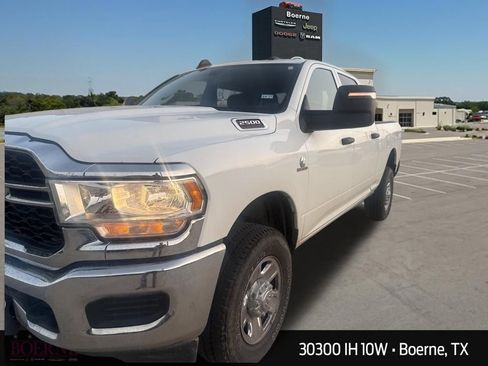 Used 2024 RAM 2500 Tradesman w/ Chrome Appearance Group AWD/4WD image 3