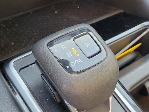 Used 2022 Nissan Pathfinder SV image 25