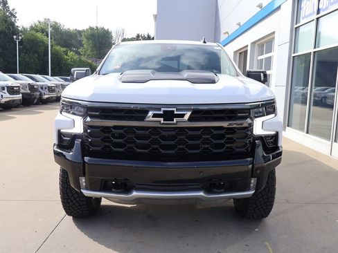 New 2026 Chevrolet Silverado 1500 ZR2 w/ Dark Appearance Package AWD/4WD image 5