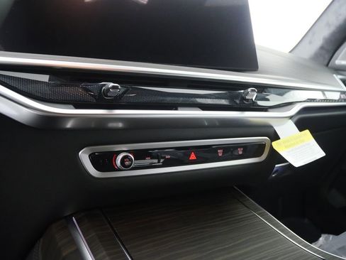 Used 2026 BMW X7 xDrive40i w/ M Sport Package image 24