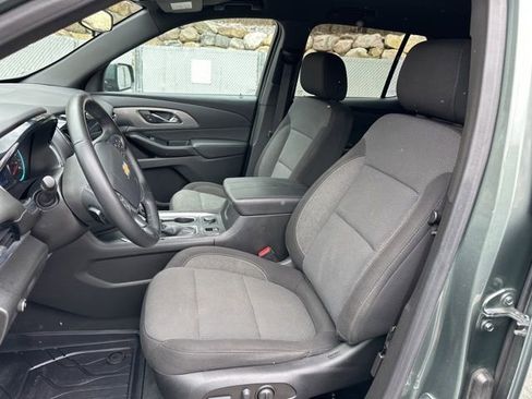 Used 2023 Chevrolet Traverse LT image 12