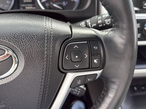 Used 2019 Toyota Highlander Limited Platinum image 34