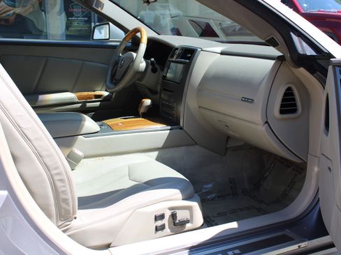 Used 2005 Cadillac XLR RWD image 15