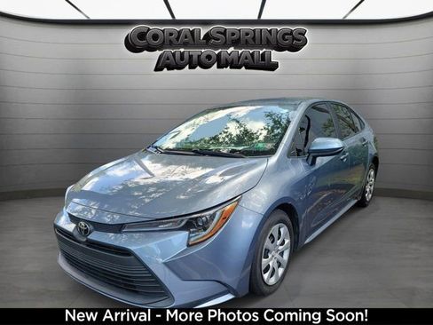 Used 2023 Toyota Corolla LE image 4