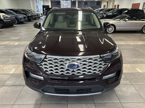 Used 2022 Ford Explorer Platinum w/ Technology Package image 18