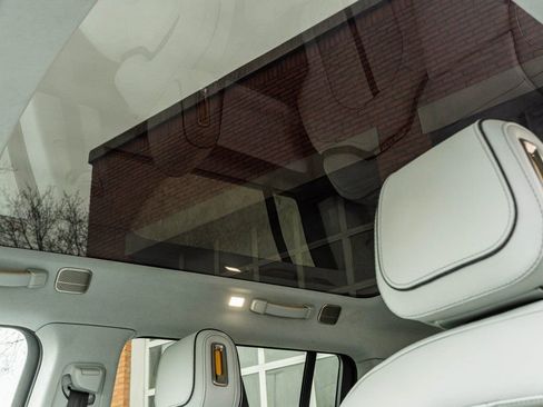 Used 2024 Rivian R1S Adventure image 13