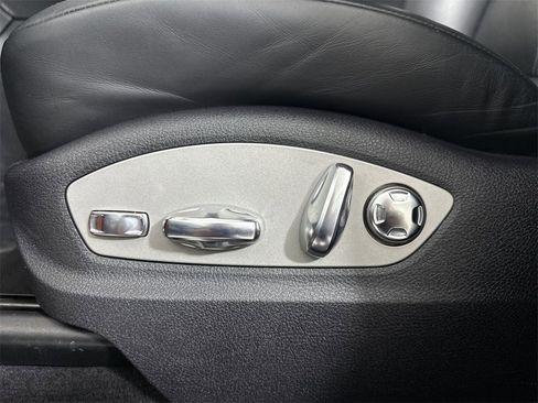 Certified 2023 Porsche Macan S image 40