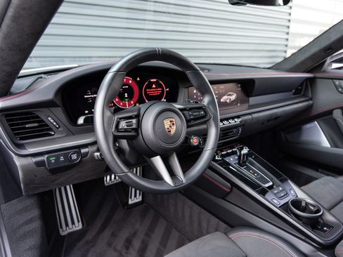 Certified 2025 Porsche 911 Carrera GTS RWD image 4
