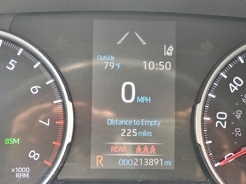 Used 2020 Toyota RAV4 XLE AWD/4WD image 19