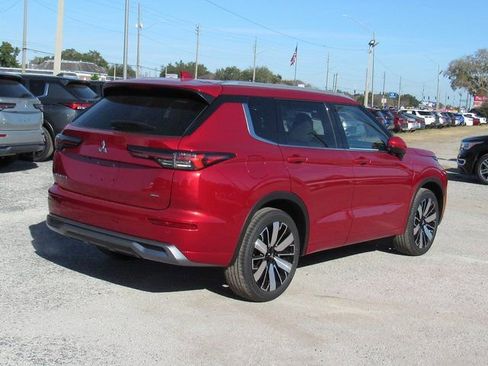 New 2026 Mitsubishi Outlander SEL FWD image 3