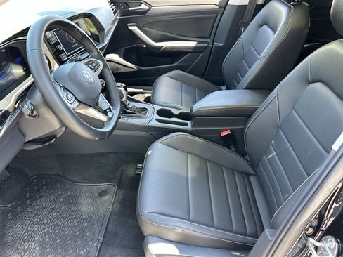 Certified 2024 Volkswagen Jetta SE FWD image 17