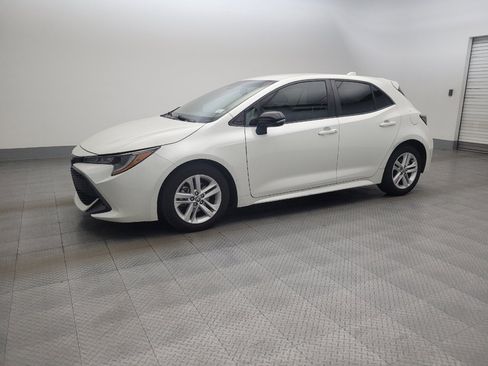 Used 2019 Toyota Corolla SE w/ Carpet Mat Package image 2