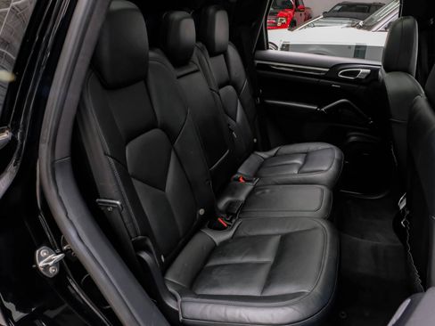 Used 2016 Porsche Cayenne AWD/4WD image 33