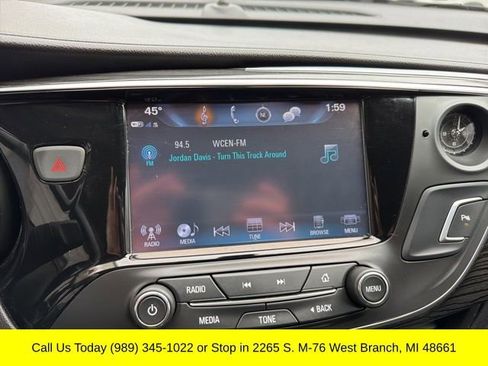 Used 2017 Buick Envision Essence FWD image 27