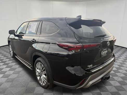 Used 2026 Toyota Highlander Platinum AWD/4WD image 4