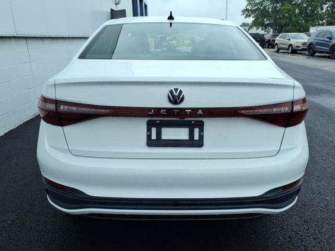 Used 2025 Volkswagen Jetta Sport FWD image 5