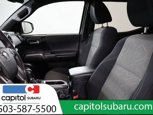 Used 2022 Toyota Tacoma TRD Off-Road w/ Technology Package AWD/4WD image 13
