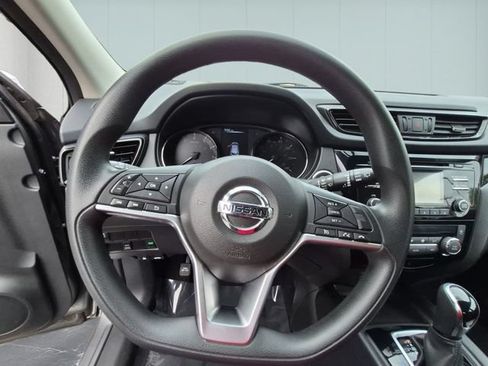 Used 2017 Nissan Rogue Sport SV AWD/4WD image 18