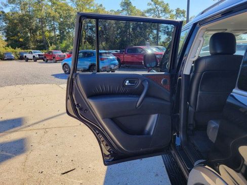 Used 2020 Nissan Armada SL image 31