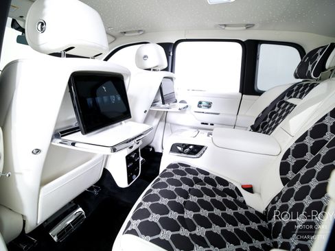 Used 2026 Rolls-Royce Cullinan image 18