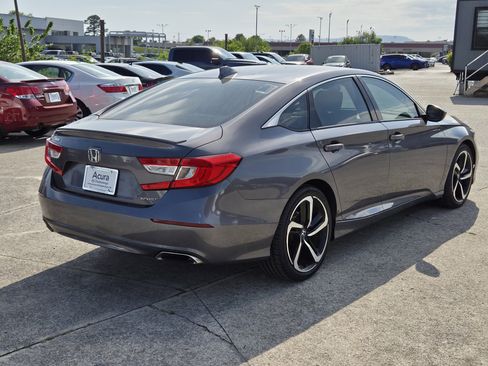 Used 2018 Honda Accord Sport image 4