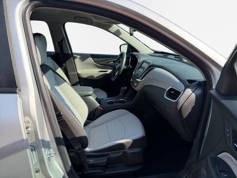 Used 2021 Chevrolet Equinox LS FWD image 26