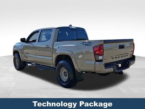 Used 2018 Toyota Tacoma TRD Sport w/ Technology Package AWD/4WD image 5
