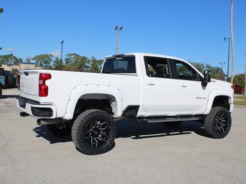 Used 2023 Chevrolet Silverado 2500 LT image 12