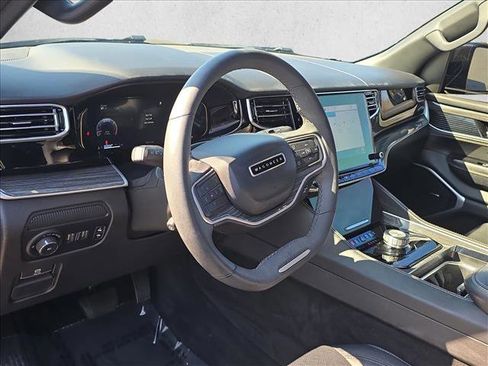 Used 2022 Jeep Wagoneer Series II image 11