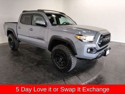 Used 2021 Toyota Tacoma TRD Off-Road image 3