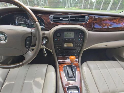 Used 2005 Jaguar S-TYPE 4.2 image 19