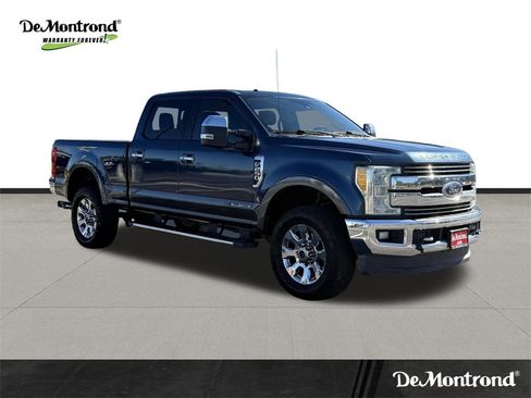 Used 2017 Ford F250 Lariat w/ Lariat Ultimate Package image 3