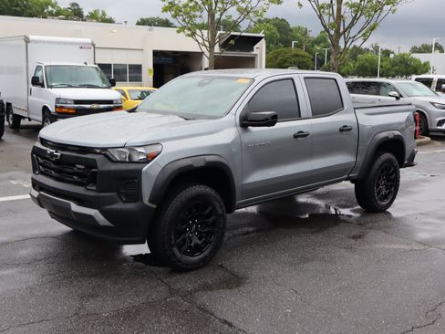 Used 2024 Chevrolet Colorado Trail Boss w/ Technology Package AWD/4WD image 5