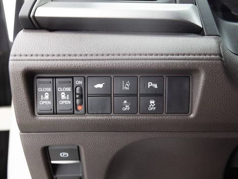 Used 2018 Honda Odyssey Touring image 37